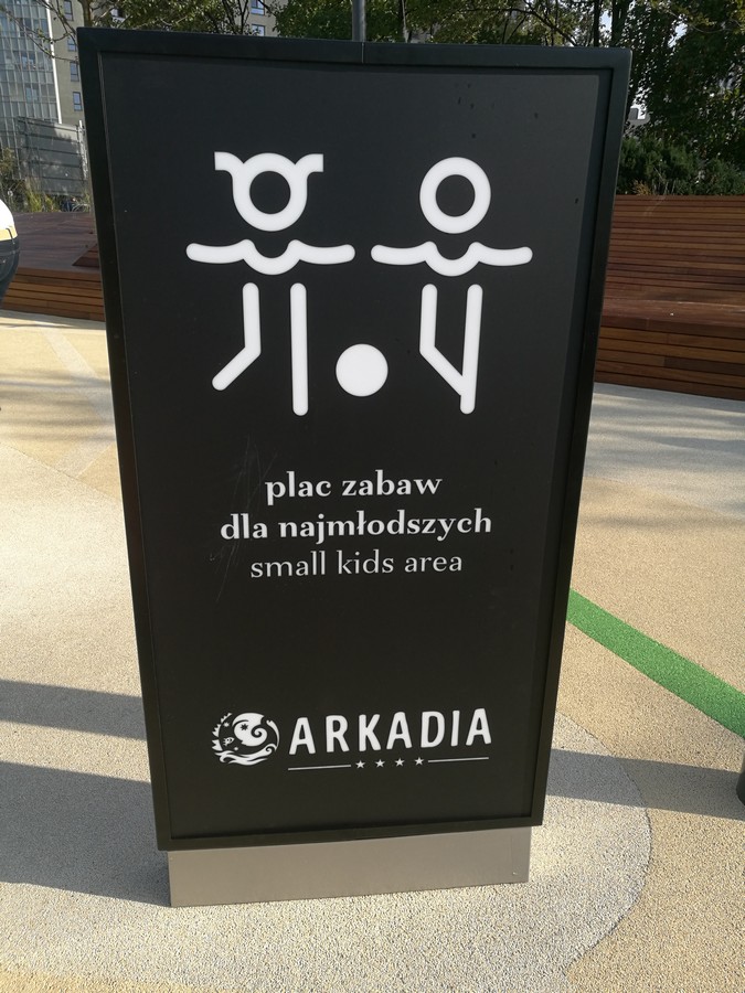 plac-zabaw-przy-arkadii-20